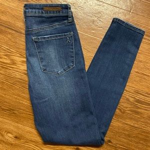 ⚽️ 4/$20 Articles of Society skinny jeans